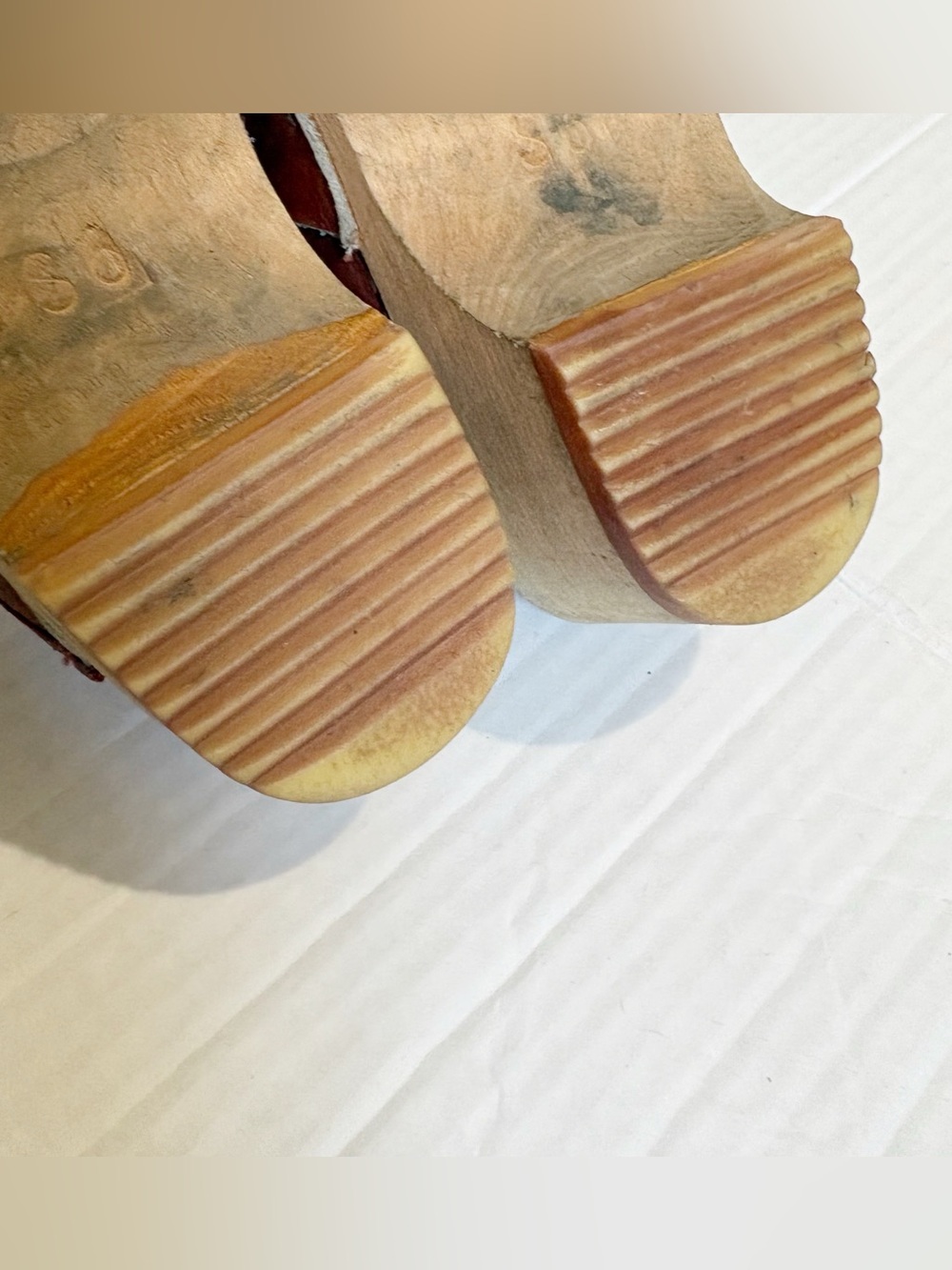 Vintage 1970s Holie Troll Red Leather Clogs Braided Size 6 Made in Sweden Wooden - Picture 15 of 16